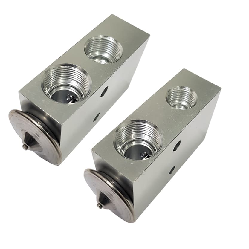 GC18613.jpg EXPANSION VALVE FOR JOHN DEERE - Image 1